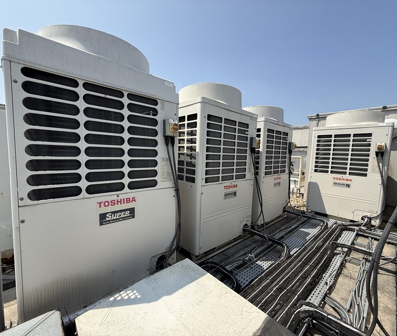 Air Conditioning Servicig for roof condensors
